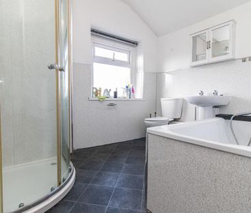 2 bedroom end of terrace house to rent - Photo 5