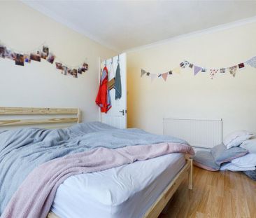 4 bedroom semi-detached house to rent - Photo 5