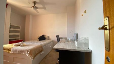 Carrer del Duc de Mandas, Valencia, Valencian Community 46019 - Photo 5