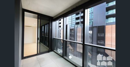 Stylish Apartment with Study, Parking & Amenities - Photo 4