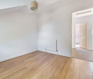 4 bedroom detached house to rent - Photo 5