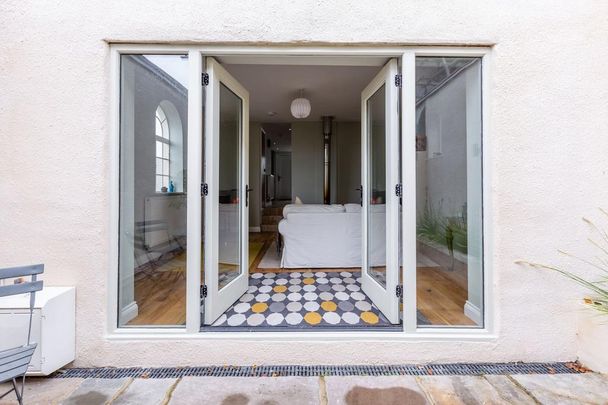 2 bedroom detached house to rent - Photo 1