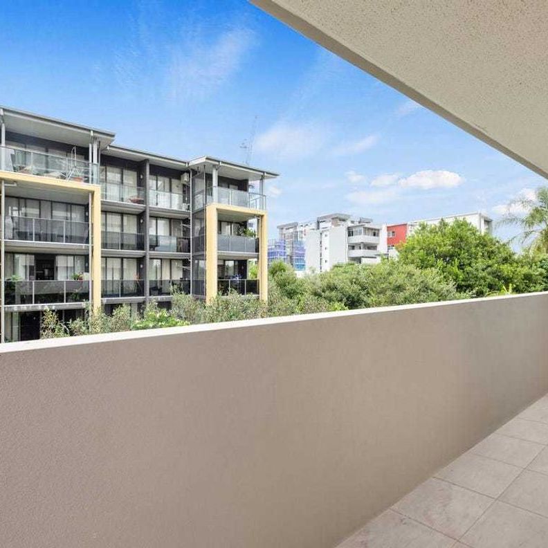 Experience the Best of Urban Living in The Heart Of Woolloongabba! - Photo 1