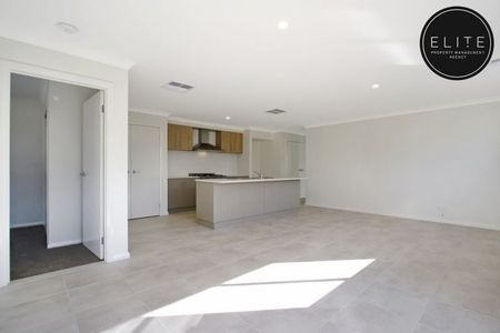 153 Eastern Circuit, East Albury - Photo 4