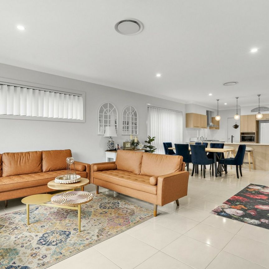 Beautiful 4 Bedroom Home - Great Location! - Photo 1