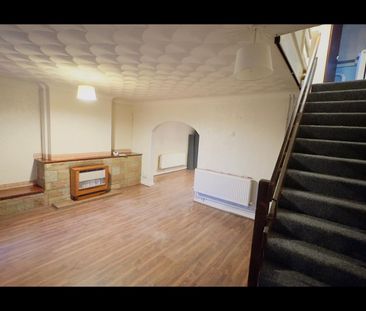 3 Bed Terraced House, Boyce Drive, BS2 - Photo 6