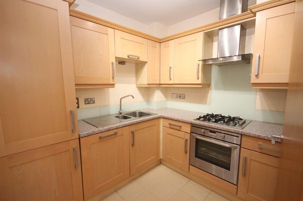 2 bedroom Terraced House to let - Photo 1