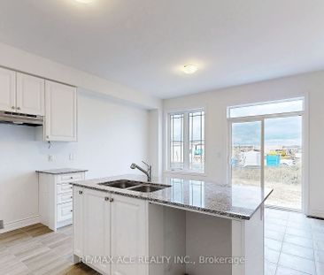 Detached Home For Lease | S7294564 - Photo 3
