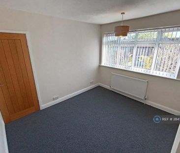 3 bedroom semi-detached house to rent - Photo 5