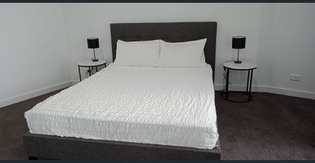 Fully furnished & Fully equipped with all appliances, cookware, crockery, linen and more! - Photo 4