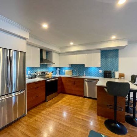 PET FRIENDLY SPACIOUS TOP FLOOR 1BED 1 BATH CORNER UNIT AT MOUNT PLEASANT - Photo 1