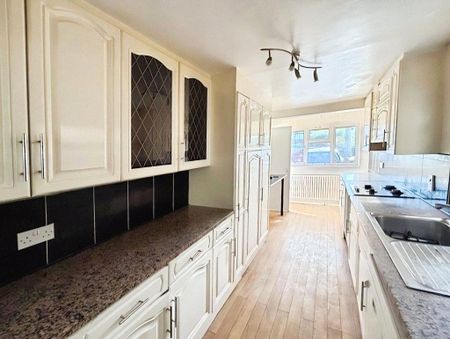 1 bedroom semi-detached house to rent - Photo 3