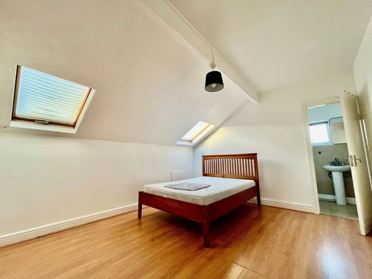 Bentley Lane, Leeds - Photo 1