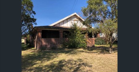 Large Family Home - Photo 3