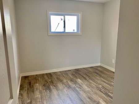 For Lease - 256 Dunlop Street Unit# 2, Barrie, Ontario - Photo 5