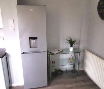 2 bedroom semi-detached house to rent - Photo 6