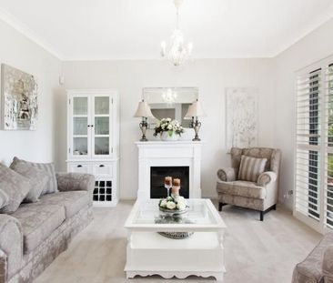 Modern Home in Great Location. - Photo 1