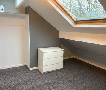 Room in a Shared House, Southfield Mount, LS12 - Photo 2
