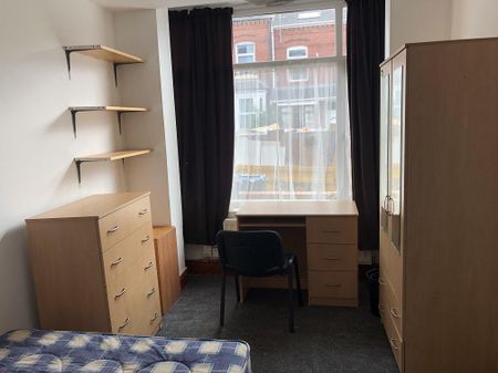 7 bedroom detached house to rent - Photo 4