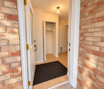 For Lease - 36 Scribner Court, Brampton, Ontario - Photo 2