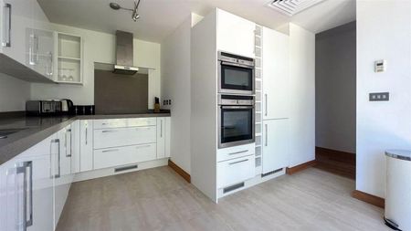 Brandon House, Hensol, The Vale of Glamorgan CF72 8GR - Photo 5