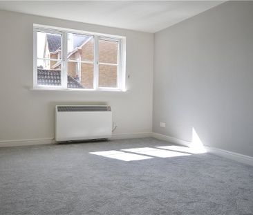 Ashdown Close, Woking, Surrey, GU22 7PG - Photo 6
