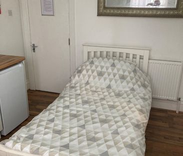 Studio Flat, Coventry, CV2 - Photo 1
