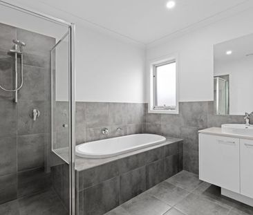 30 Sian Circuit, Waurn Ponds - Photo 5
