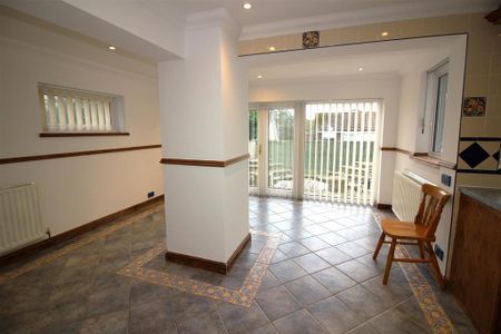 3 bedroom semi-detached house to rent - Photo 5