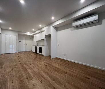 Modern Two-Bedroom Apartment - Photo 3