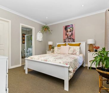 Private Low Maintenance Home - Photo 3