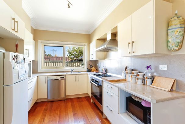 YOU'LL FEEL RIGHT AT HOME! - Photo 1