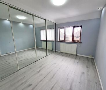 3 bedroom semi-detached house to rent - Photo 6