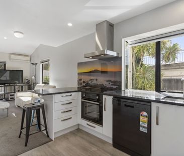 Furnished Townhouse - Secure Gated Community - Photo 3