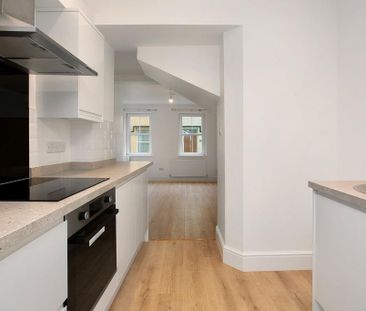 3 bedroom terraced house to rent - Photo 5