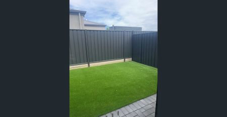 Modern Duplex! Near every convenience. - Photo 3