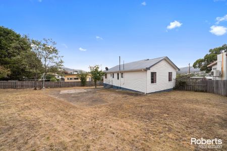 Sunny Three Bedroom Home in Risdon Vale - Photo 3