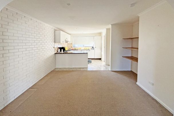 Conveniently Located - Photo 1