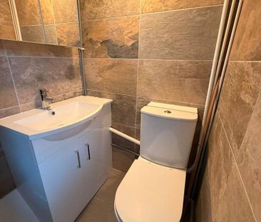 2 bedroom semi-detached house to rent - Photo 3