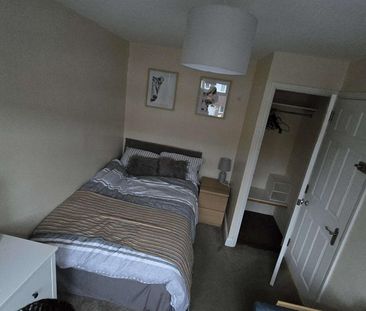 6 bedroom terraced house to rent - Photo 4