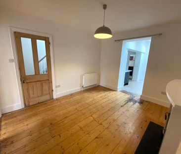 3 bedroom end of terrace house to rent - Photo 4