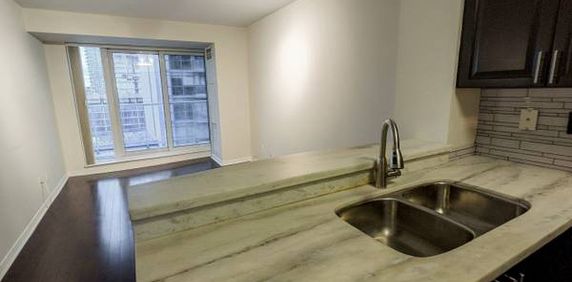 230 KING ST. E., #1205 - SPACIOUS 2BED+DEN/2BATH, LOCKER, LAUNDRY - Photo 2