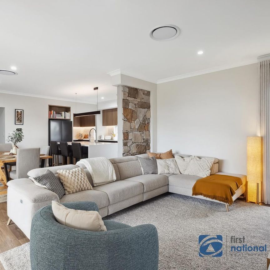 Luxurious 4-Bedroom Family Home - Photo 1