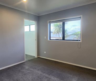 Modern, Comfortable Living - Photo 3