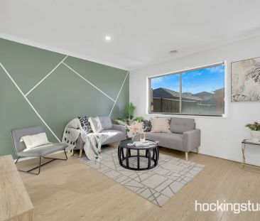 Modern 3-Bedroom Family Home in Prime Location - Photo 1