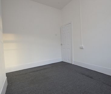 2 Bedroom Terraced House - Photo 4