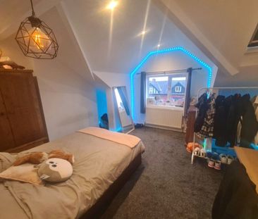 6 Bed - 72 Royal Park Avenue, Hyde Park, Leeds - LS6 1EY - Student - Photo 2