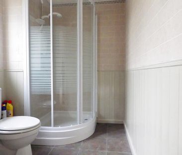 1 bedroom coach house to rent - Photo 2