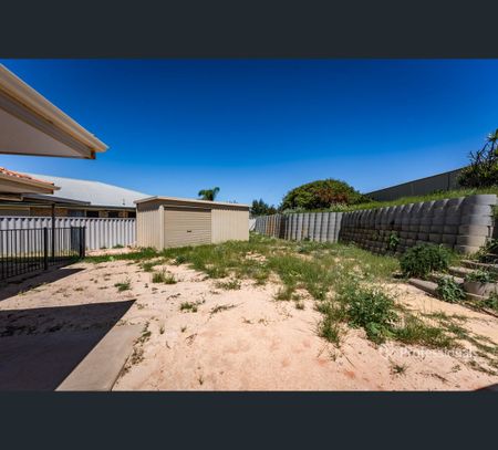 15 Mallee Court, Mount Tarcoola, WA 6530 - Photo 5