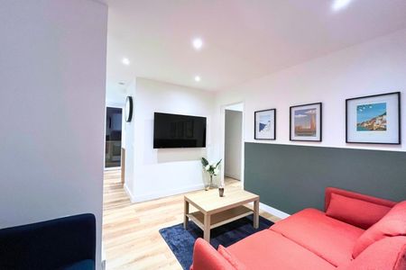 Appartement 6 Pièces 15 m² - Photo 3